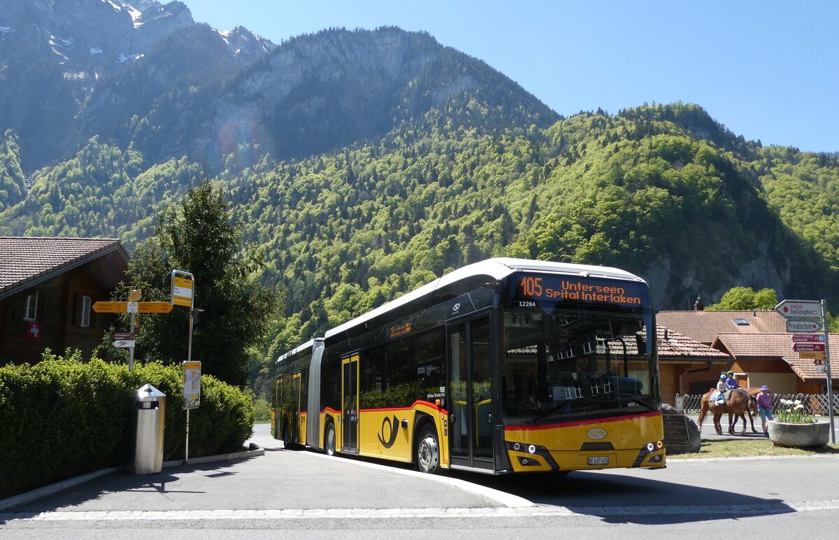 (286'340) - PostAuto Bern - BE 437'435/PID 12'284 - eSolaris am 24. April 2026 in Gsteigwiler, Dorf