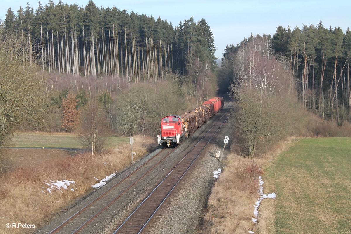 294 647-3 mit der Holzübergabe 56984 NMR - NWU kurz hinter Marktredwitz. 08.03.15