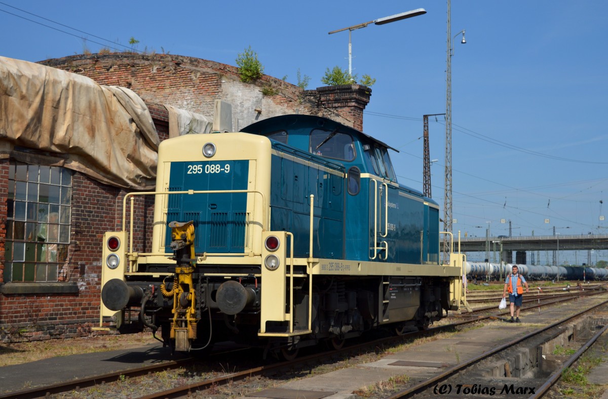 295 008-9 von Railsystems zugast beim Lokschuppen-Fest in Hanau am 14.06.2015
