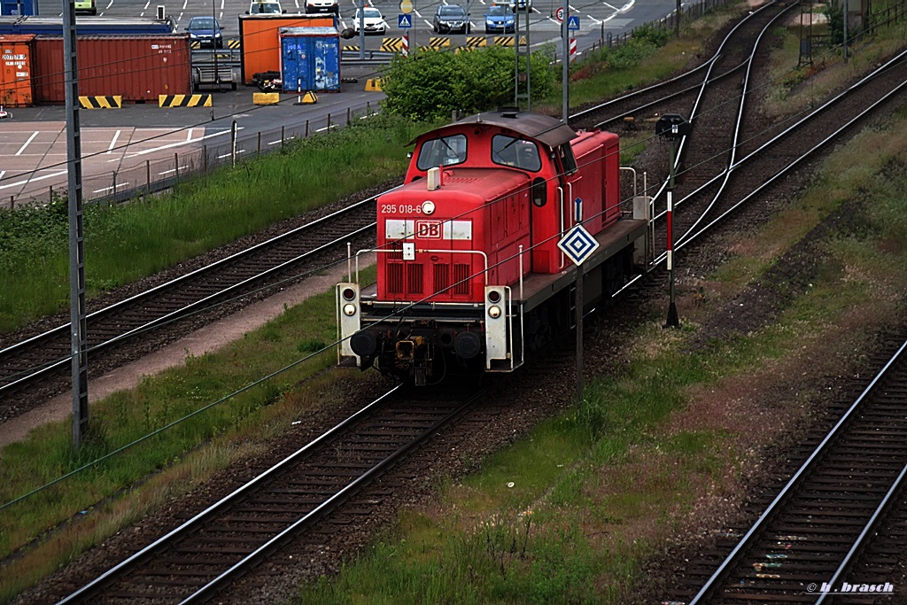 295 018-6 war auf rangierfahrt beim containerbahnhof hamburg-süd,18.05.14