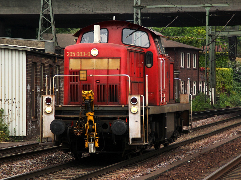 295 083-0 als Portrait, aufgenommen in HH-Harburg. 07.09.12