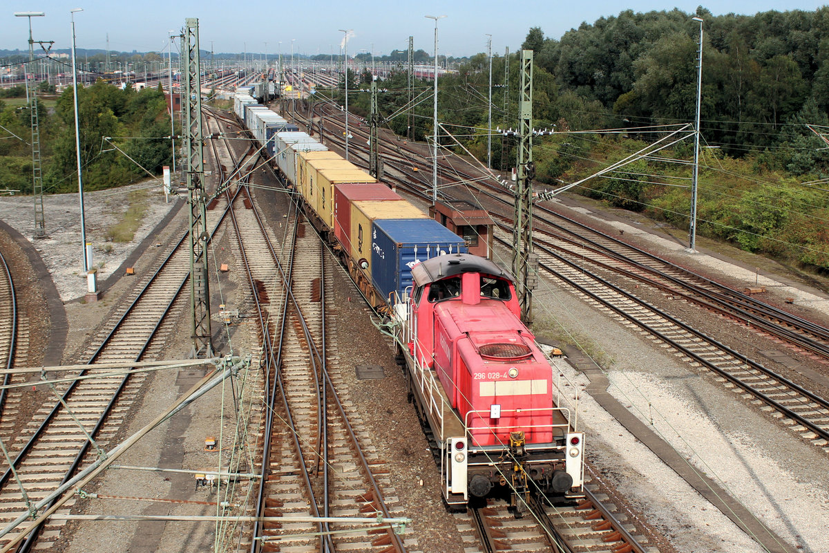 296 028-4 bei ihrer Arbeit am Ablaufberg in Maschen - Rangierbahnhof. Datum 22.09.2016