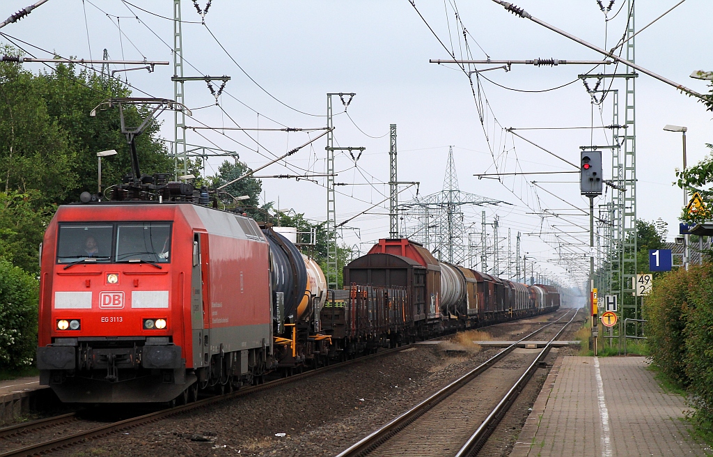 30min nach dem EZ-Z kam der wie immer voll ausgelastete EZ 44736(Maschen-Malmö Godsban)mit der Zuglok EG 3113 durch Maschen gefahren(auch hier Gruß an den Tf!). Jübek 04.07.2013