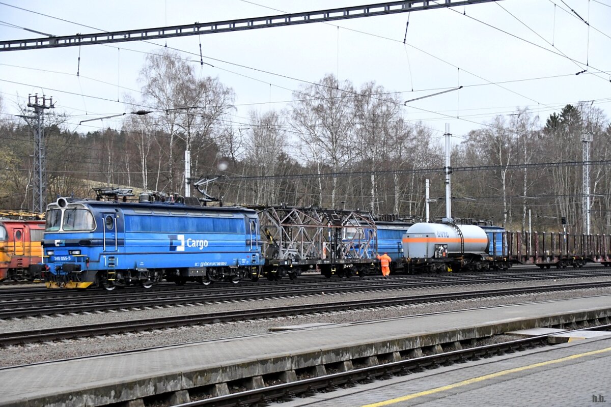 340 055-3 bei rangierarbeiten in horny dvoriste,08.04.22