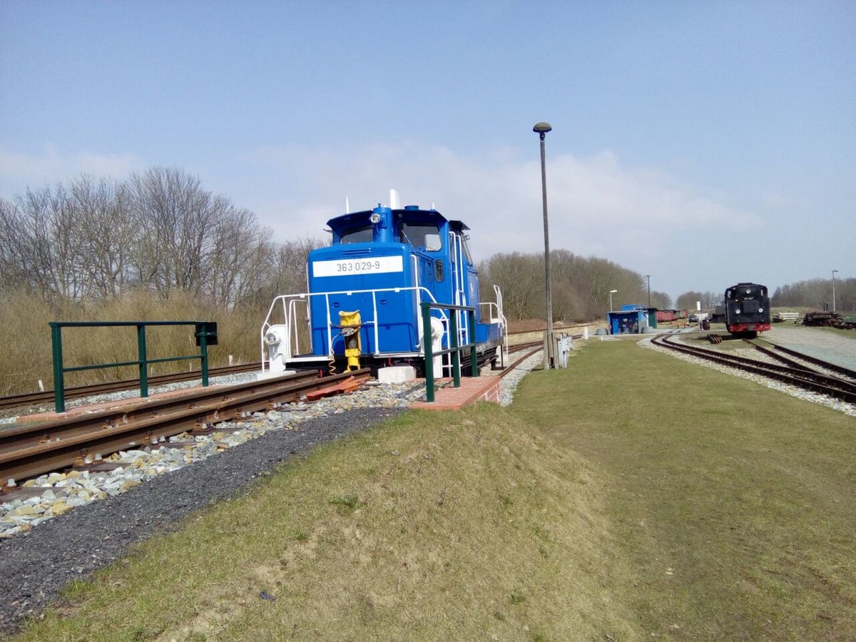 363 029 der PRESS abgestellt in Putbus am 12.4.18