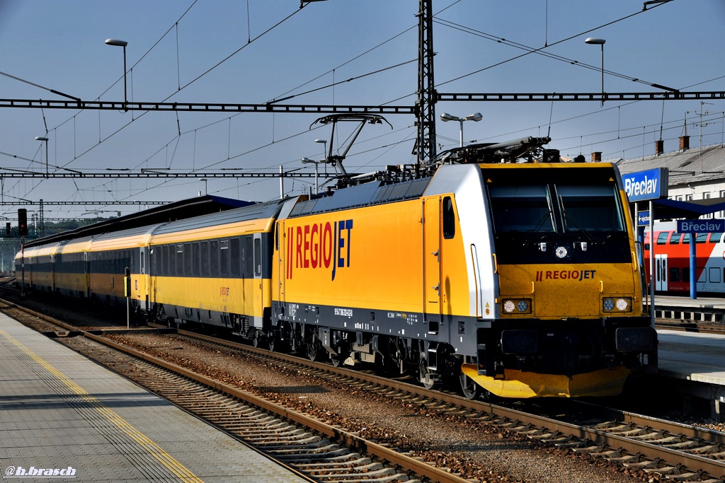 386 202-6 bei der abfahrt mit den regiojet von breclav nach prag,20.09.18