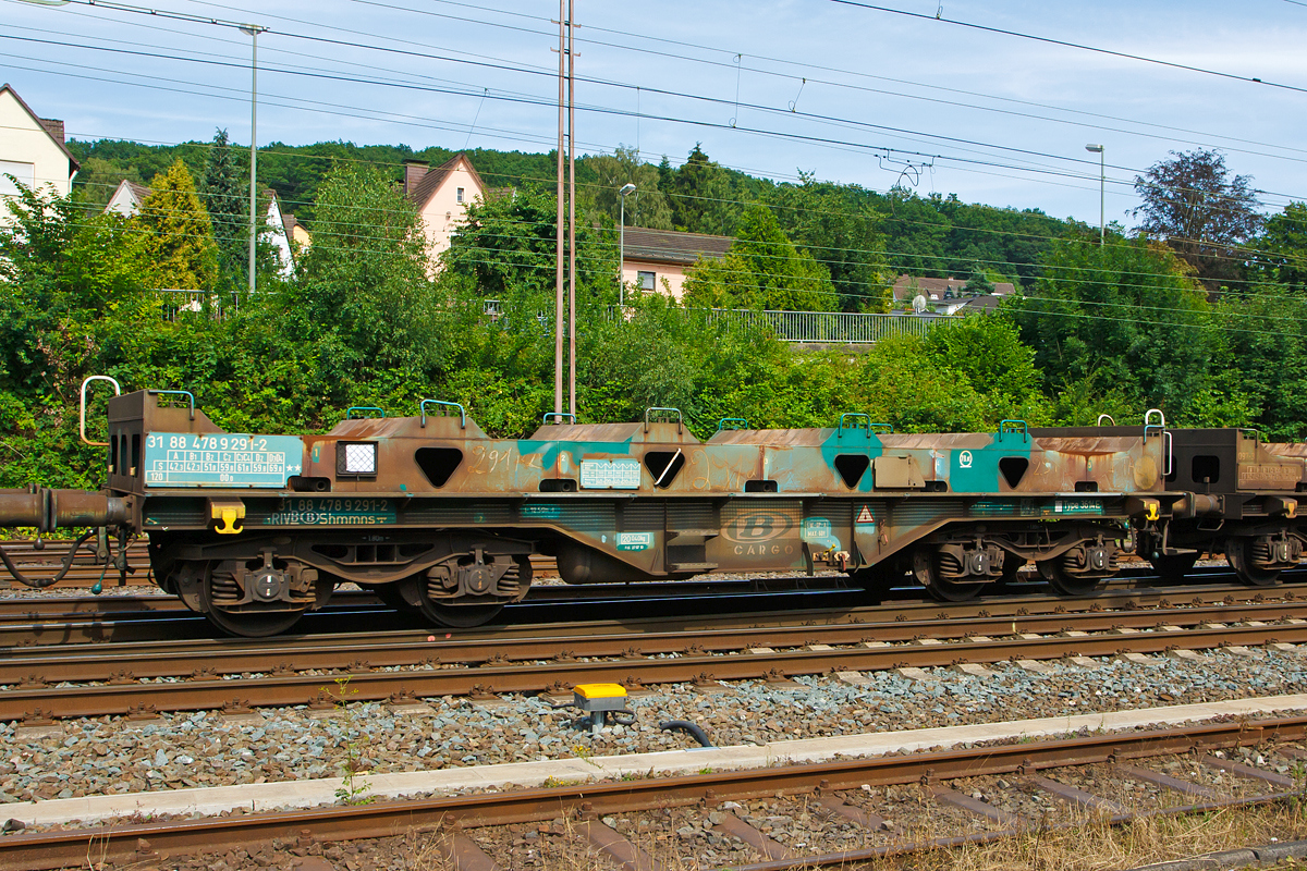 4-achiger Drehgestellwagen fr Coiltransporte der Gattung Shmmns, Type 3614 E1, 31 88 4789 291-2 B-B, der SNCB Logistics (B-Cargo) am 18.07.2014 in Kreuztal. 
Diese Wagen sind bestimmt fr den Transport von Coils (Blechrollen) welche nicht vor Nsse geschtzt werden mssen.

Technische Daten:
Achsanzahl: 4
Lnge ber Puffer: 12.500 mm
Gesamtbreite: 3.140 mm
Drehzapfenabstand: 7.460 mm
Achsabstand im Drehgestell: 1.800 mm
Lademulden: 5
Hchstgeschwindigkeit: 120 km/h (leer) / 100 km/h (beladen)
Mahttp://hellertal.startbilder.de/?name=bilder_bearbeiten2.0#ximales Ladegewicht: 69,8 t
Eigengewicht: 22.040 kg