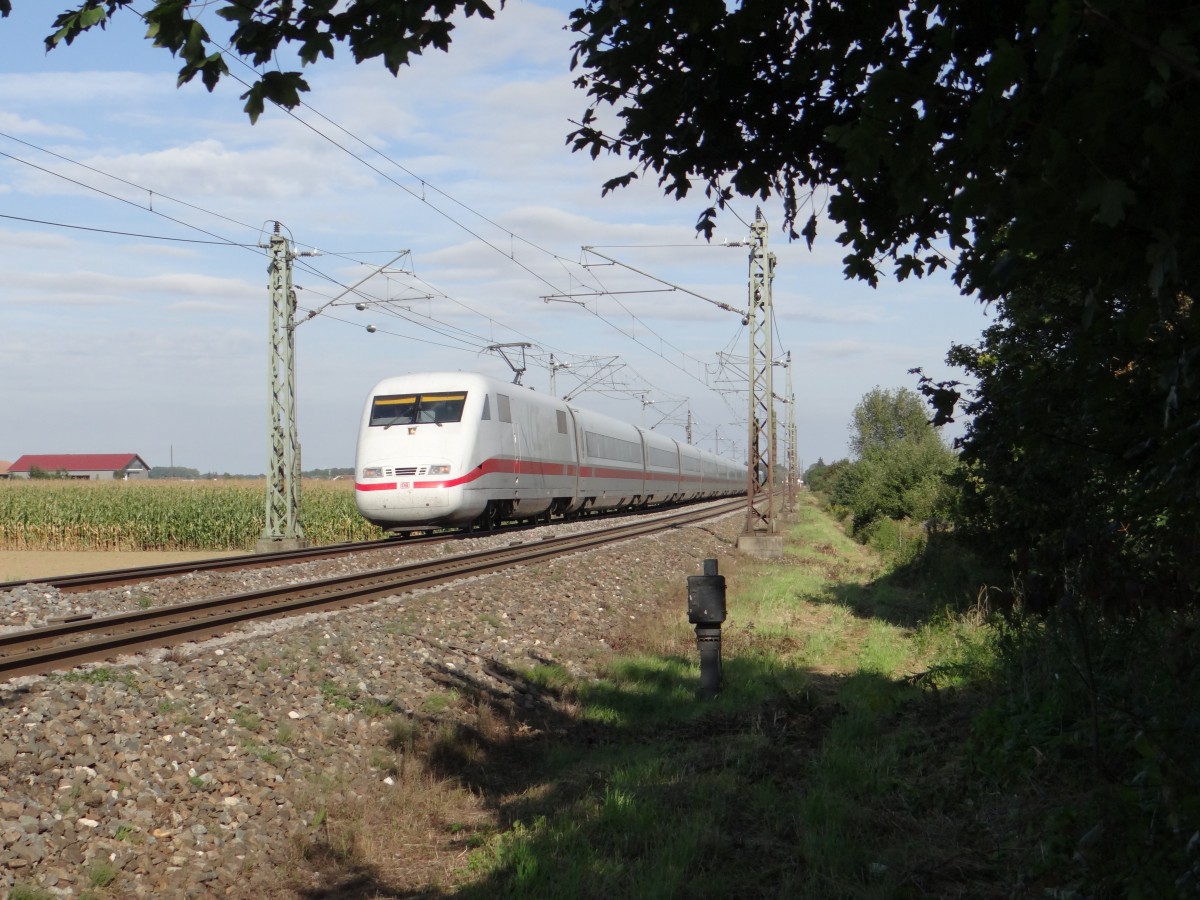 401 001 zu sehen am 26.09.14 in Neu-Ulm. 