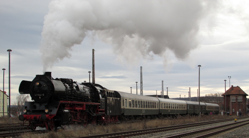 41 1144-9 überführt den Rodelblitz von Arnstadt Hbf zum Bw am 08.Feb.2014