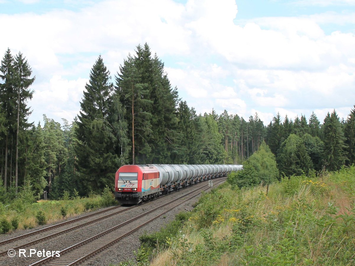 420 12 alias 223 032 mit einem nagelneuen Kesselzug aus Ingolstadt nach cheb kurz vor Pechbrunn. 30.07.16