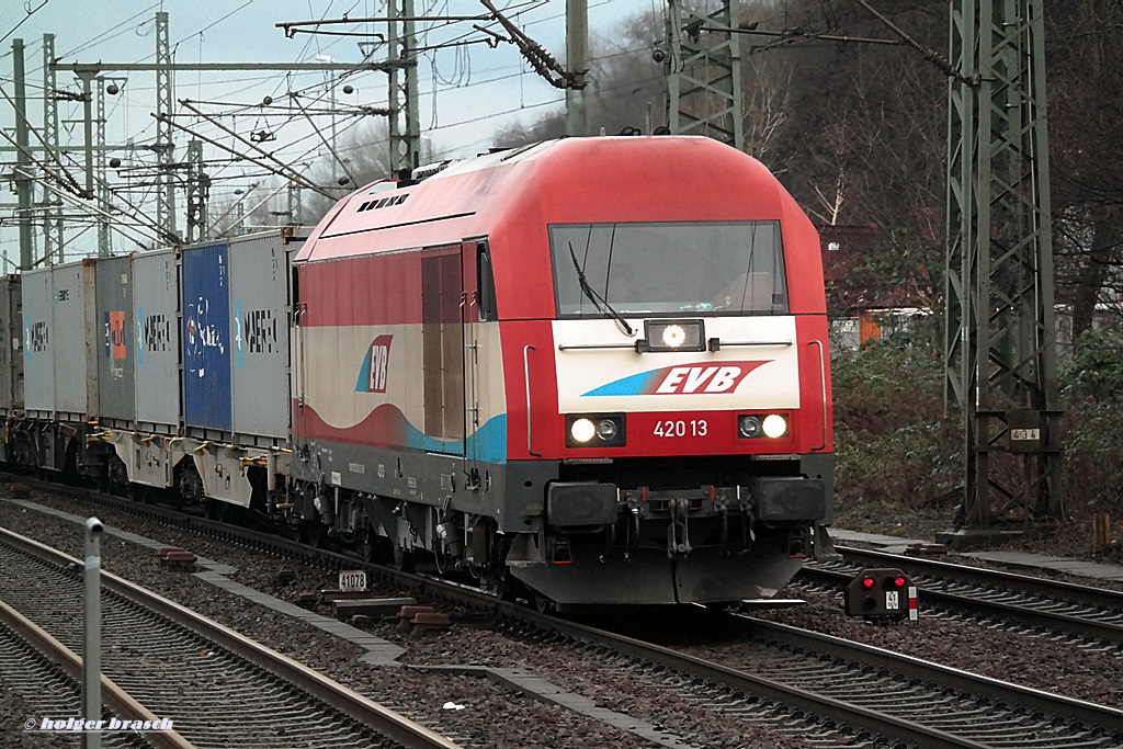 42013 der EVB zog einen intermodal am 17.01.14 durch hh-harburg