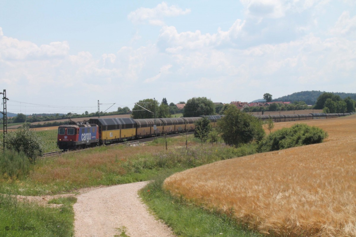 421 377-9 zieht ein BMW-Zug bei Dettenhofen. 23.07.14