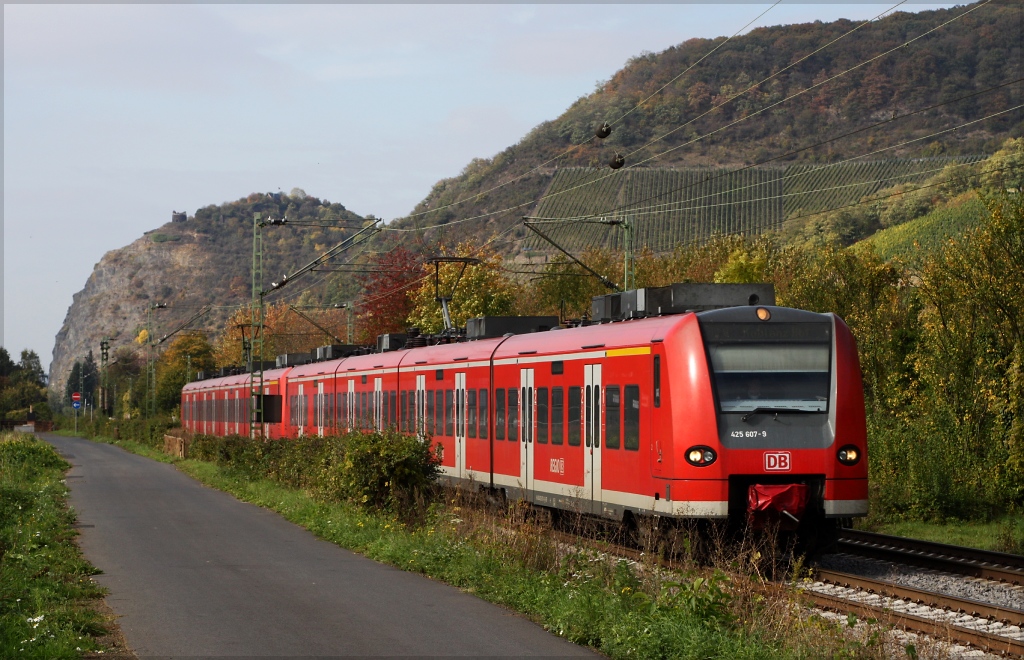 425 107 und ein weiterer 425er nach Koblenz am 11.10.12 in Leutesdorf