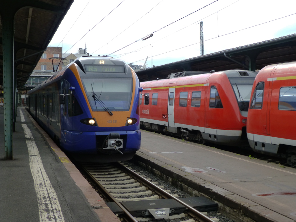 428 551 der cantus am 28.8.13 in Kassel Hbf.