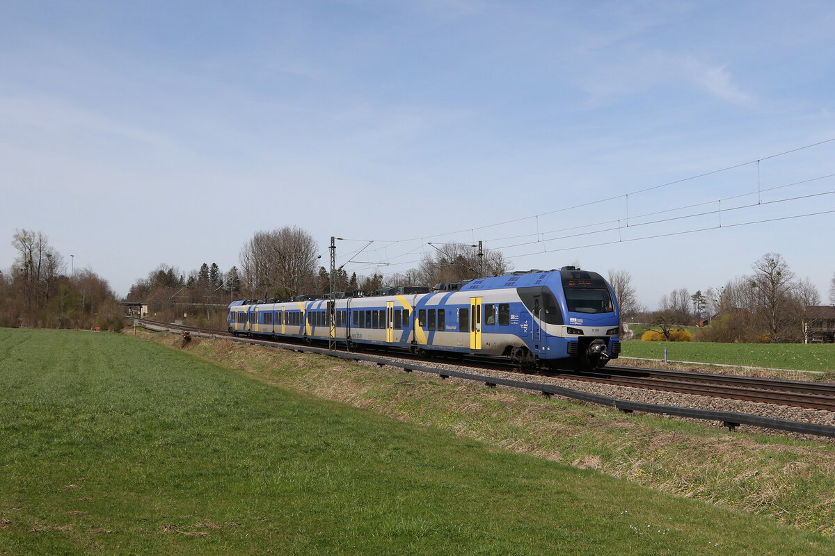 430 005 aus Rosenheim kommend am 20. Mrz 2024 bei Brannenburg.