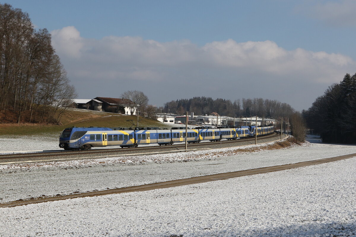 430 006 und 430 001 waren am 15. Februar 2025 bei Axdorf auf dem Weg nach Mnchen.