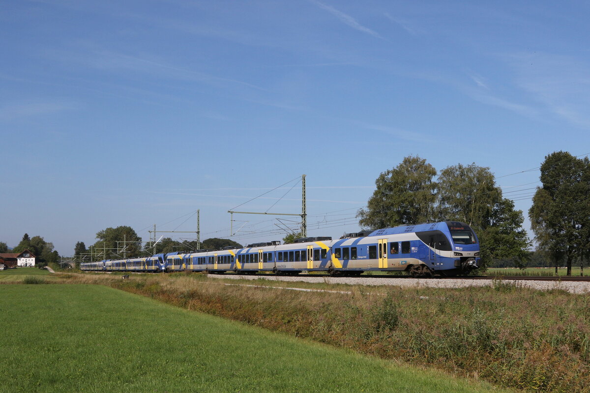 430 006 (ET 306) aus Mnchen kommend am 30. August 2022 bei bersee am Chiemsee.