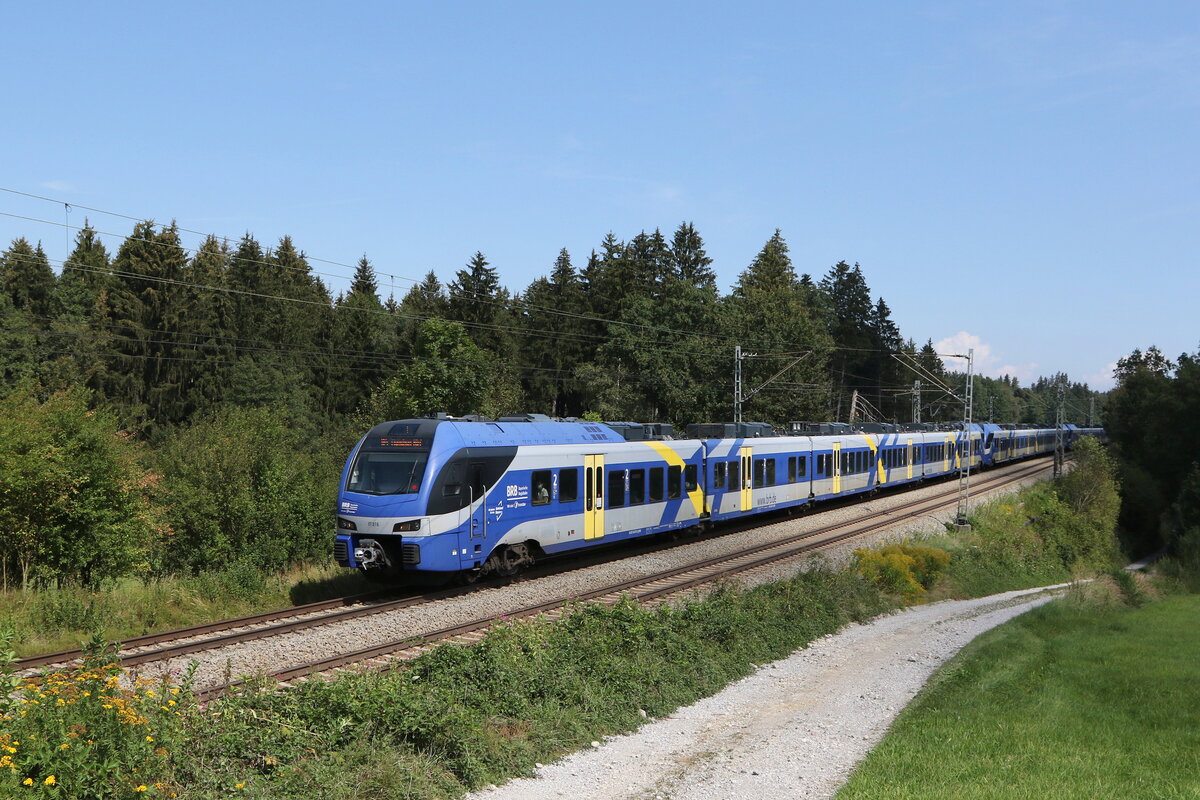 430 016, 430 007 und 430 027 auf dem Weg nach Mnchen am 30. August 2022 bei Grabensttt im Chiemgau.