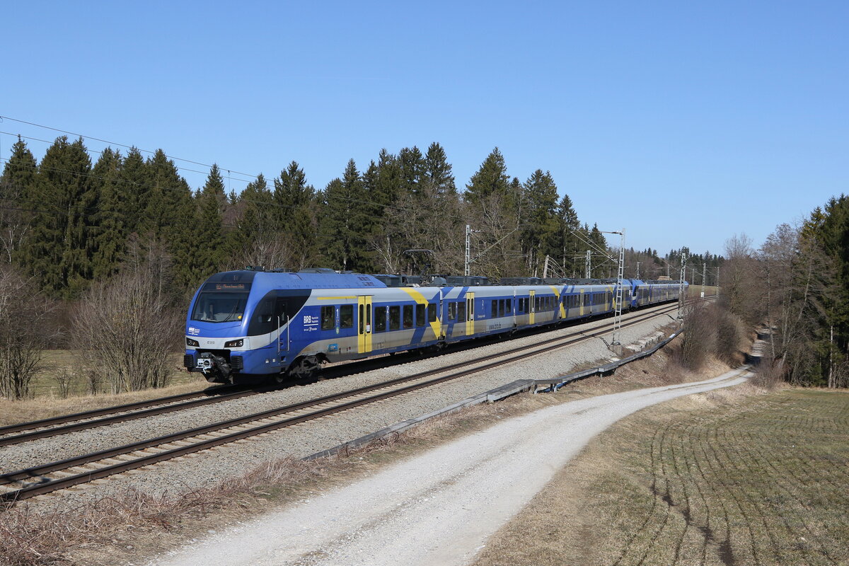 430 310 war am 10. Mrz 2022 bei Grabensttt in Richtung Mnchen unterwegs.