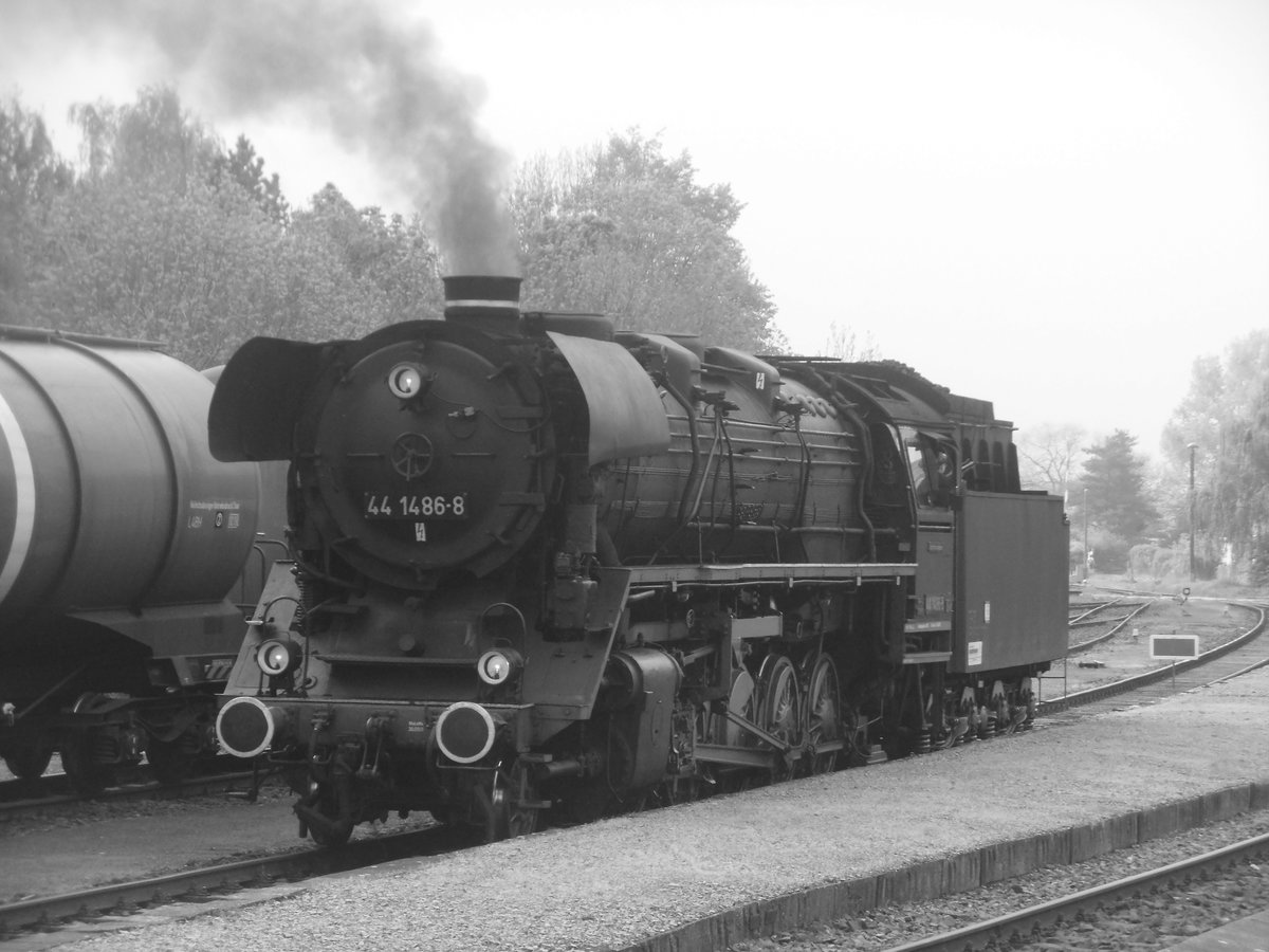 44 1486 im Bahnhof Egeln am 6.5.17