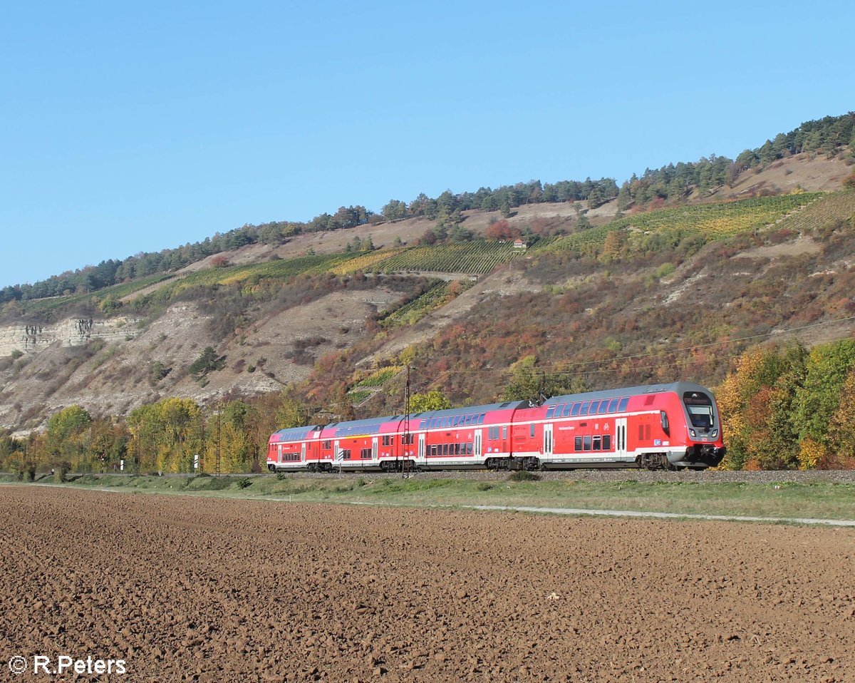 445 050-8 als RE 54 RE 4619 Frankfurt/Main - Würzburg kurz vor Thüngersheim. 13.10.18