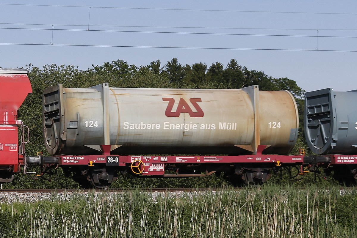 4454 028 (Lgms) mit einem Mll-Container am 3. Juni 2019 bei Bernau.