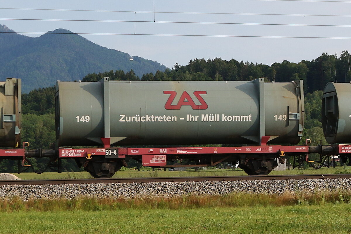 4454 050 (Lgms) mit einem  ZAS -Mllcontainer am 10. Juni 2021 bei bersee.