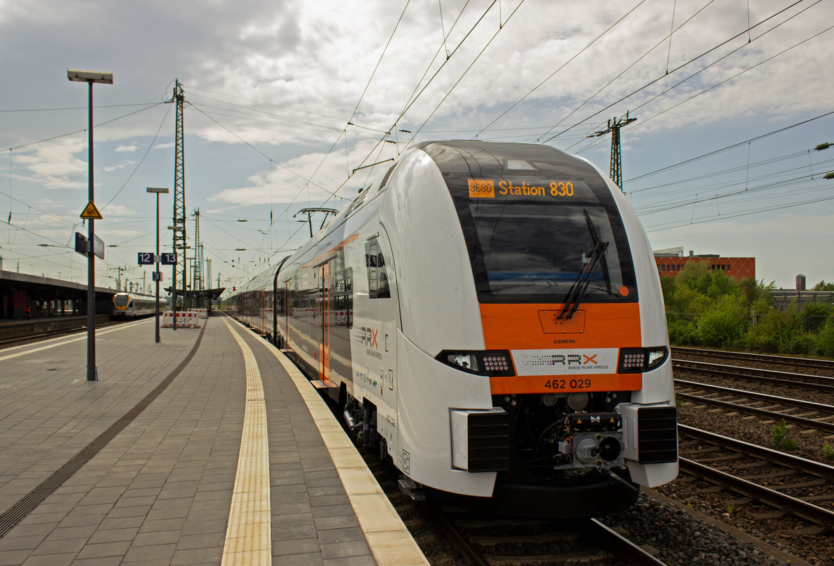 462 029 sonnt sich am 24.04.19 in Hamm. Naheliegendes Ziel der beiden Triebwagen k�nnte das RRX-Betriebswerk im nahegelegenen Dortmund-Eving gewesen sein.