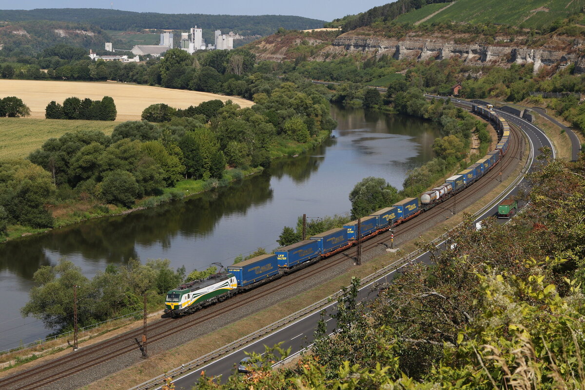 471 500 war am 5. August 2022 mit dem  Walter-KLV  bei Himmelstadt am Main in Richtung Wrzburg unterwegs.