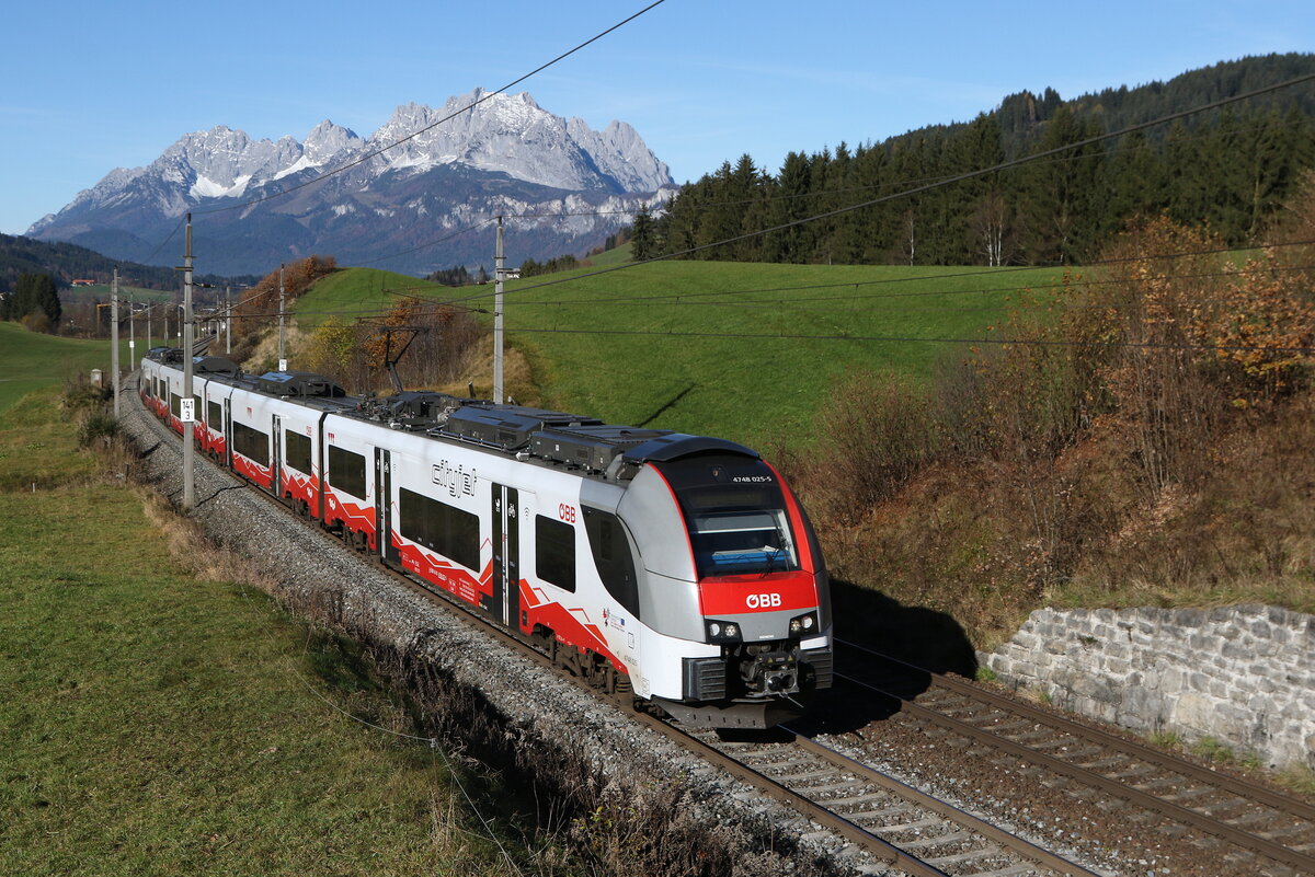 4748 025 aus St. Johann kommend am 5. November 2025 bei Fieberbrunn.