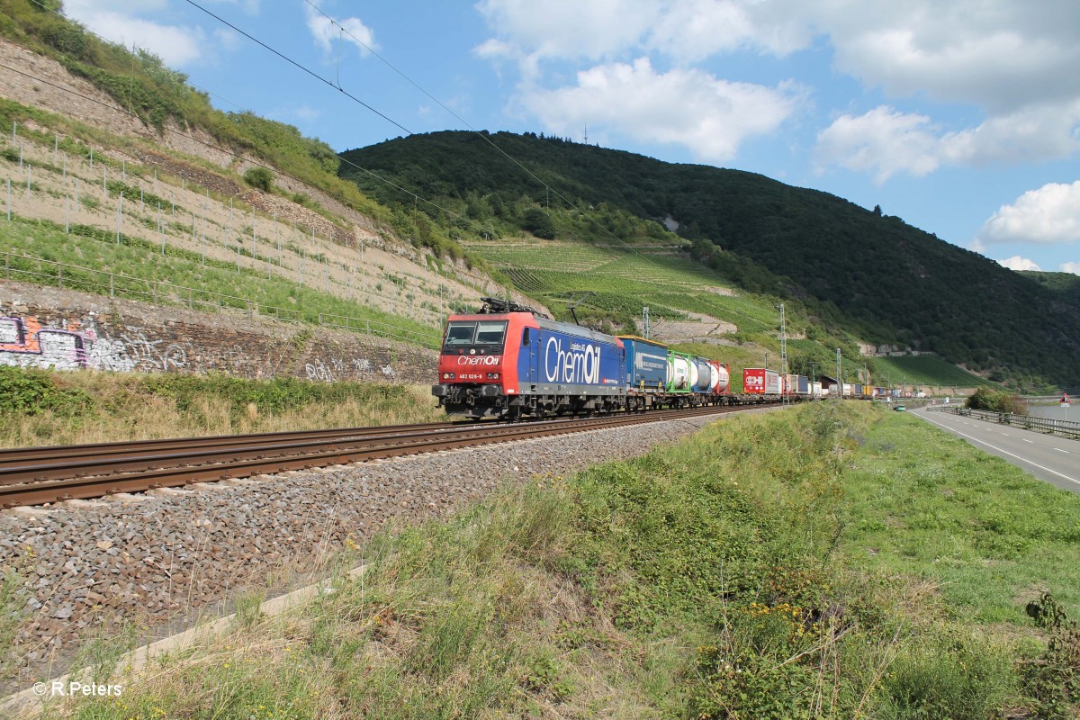 482 028-8 mit einem Wechselpritschenzug bei der Blockstelle Bodenthal. 15.07.14