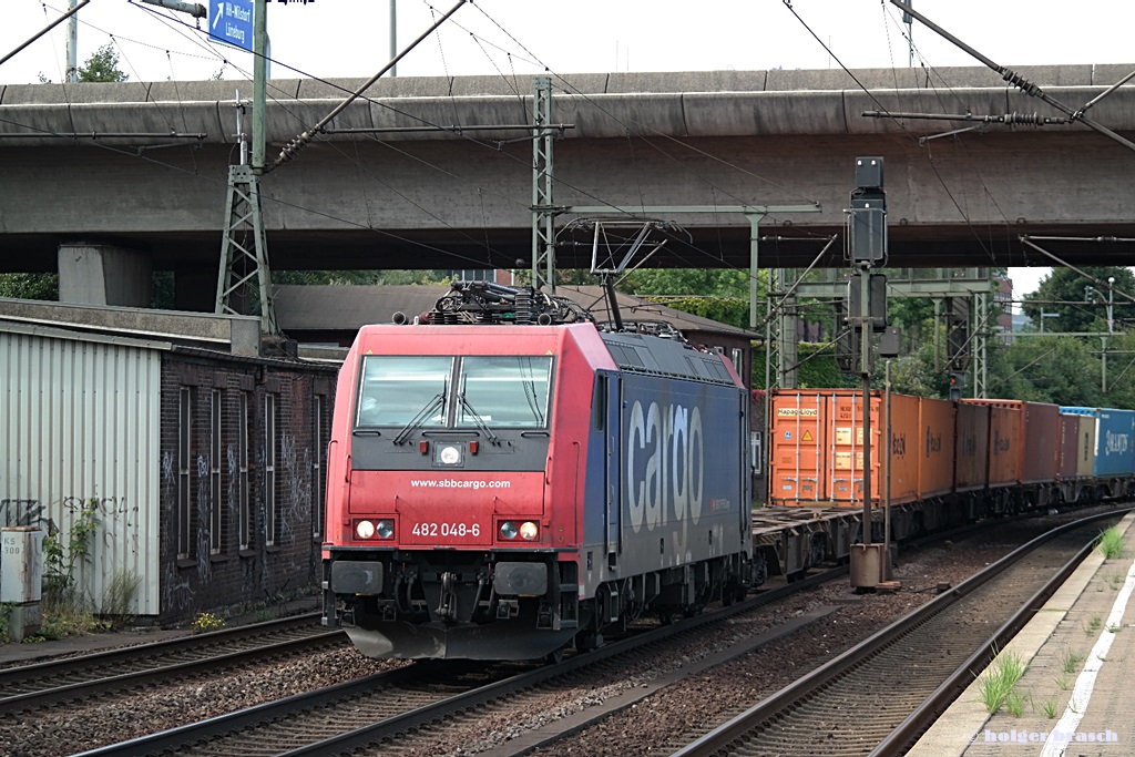 482 048-6 zog einen ganzzug am 13.09.13 durch hh-harburg