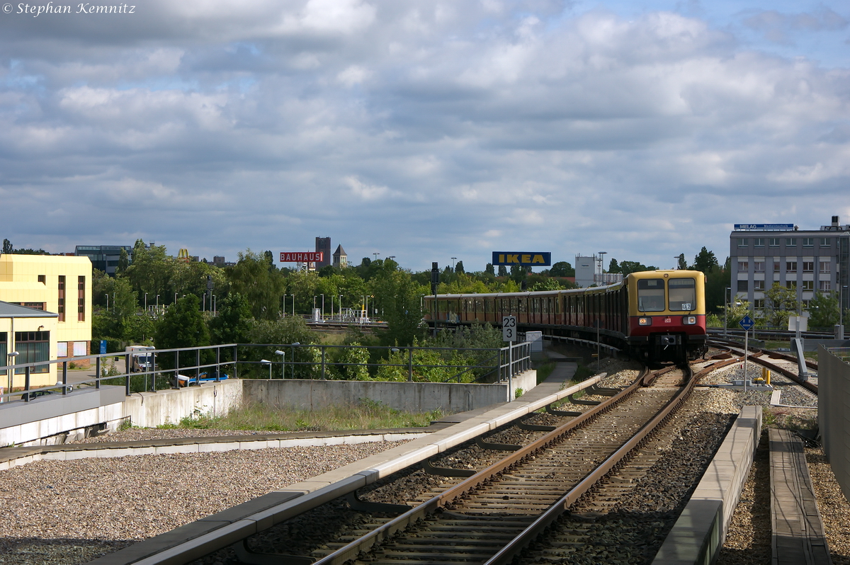 485 027-7 S-Bahn Berlin als S46 (S 46090) von Königs Wusterhausen nach Berlin Westend, bei der Einfahrt in Berlin Südkreuz. 15.05.2014