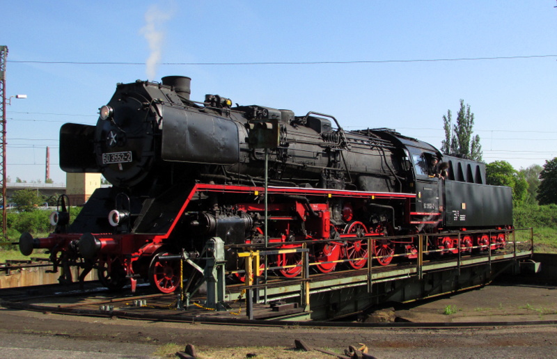 50 3552-2 stand am 04.Mai.2014 beim Lokschuppen-Fest Hanau auf der Drehscheibe.
Sie ist die Hauslok der Museumseisenbahn Hanau.