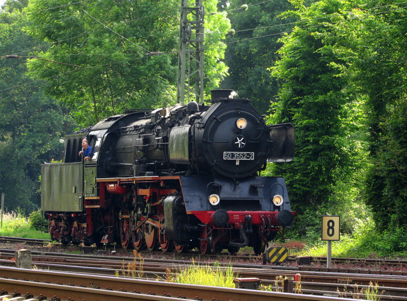 50 3552-2(Museumseisenbahn Hanau)bei Rangierarbeiten im 
Bahnhof Darmstadt Kranichstein am 01.Juni.2014.
Sie war die einzigste Gastdampflok bei den Bahnwelttagen 2014.