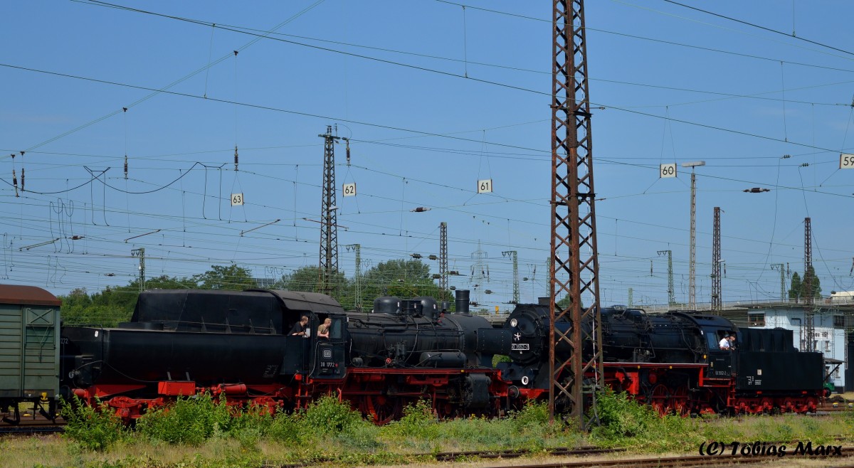 50 3552 beim Rangieren mit dem Neuank�mmling 38 1772 in Hanau beim Lokschuppen-Fest am 14.06.2015
