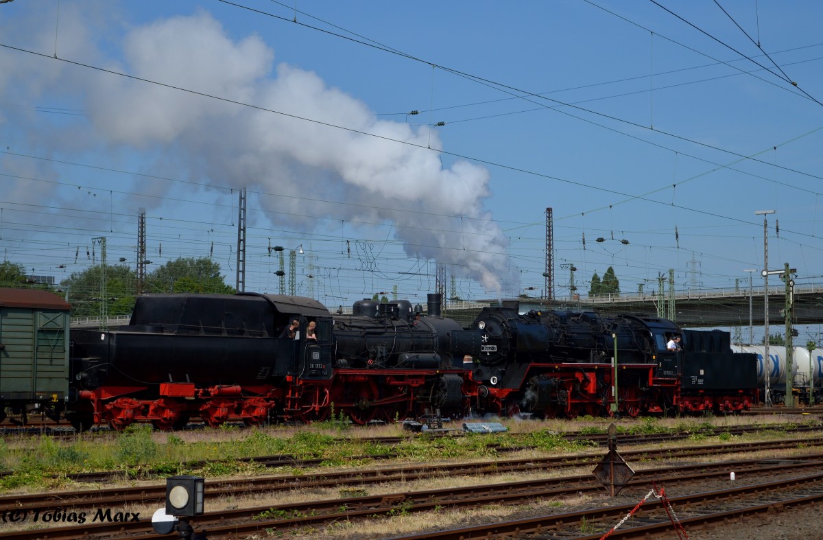 50 3552 beim Rangieren mit dem Neuank�mmling 38 1772 in Hanau beim Lokschuppen-Fest am 14.06.2015