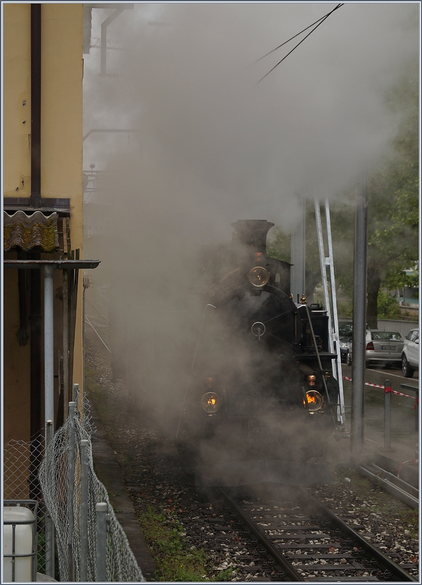50 Jahre Blonay - Chamby; Mega Steam Festival:  Die BFD HG 3/4 N° 3 der B-C bzw. was man durch den Rauch und Dampf davon sieht, in Vevey

13. Mai 2018