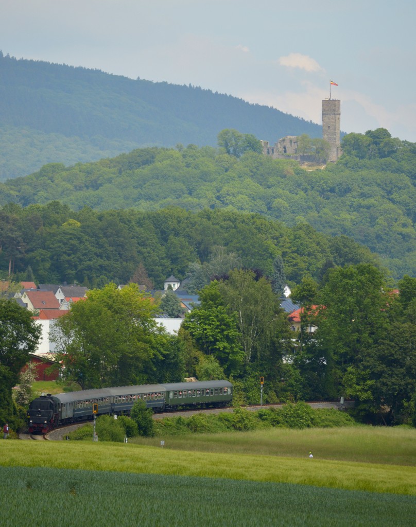 52 4867 (HEF) bei Schneidhain am 25.05.2015