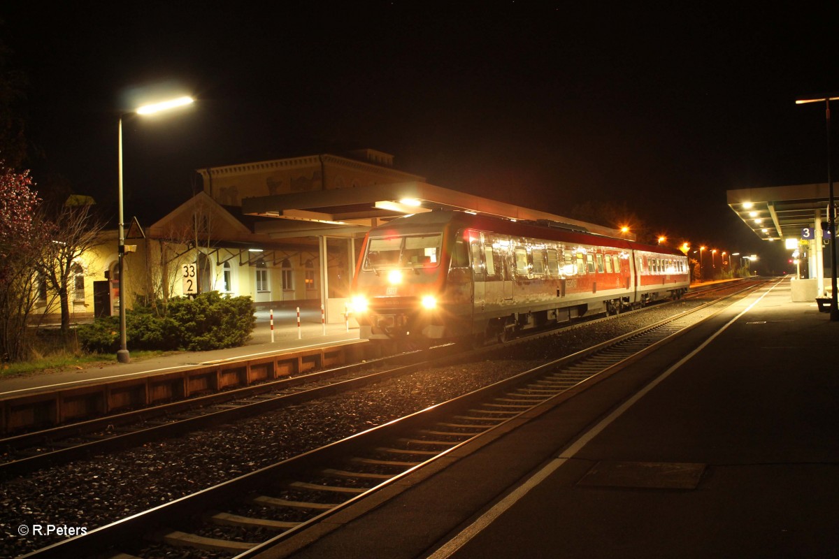 610 013 mit dem RE 3699 Hof - Regensburg in Wiesau/Oberpfalz. 24.10.13 Version 3