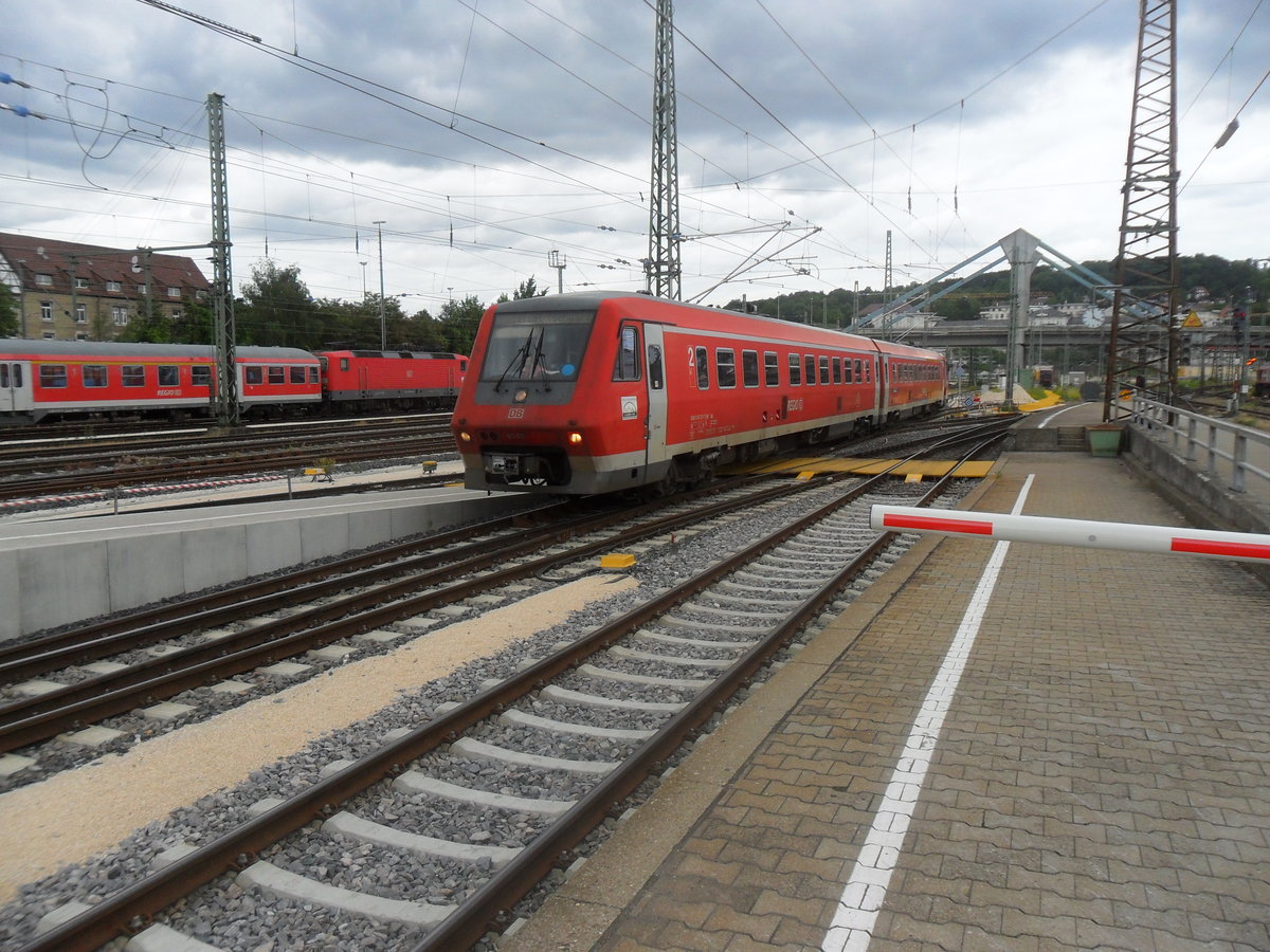 611 011 und 611 027 werden gerade Einrangiert um den Ire 3214 nach Löffingen zu fahren.

Juli 2016