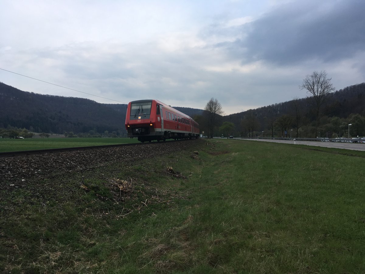 611 018 als Ire 3213 (Neustadt (Schwarz) - Ulm Hbf) am 28.04.17 kurz vor Blaubeuren.