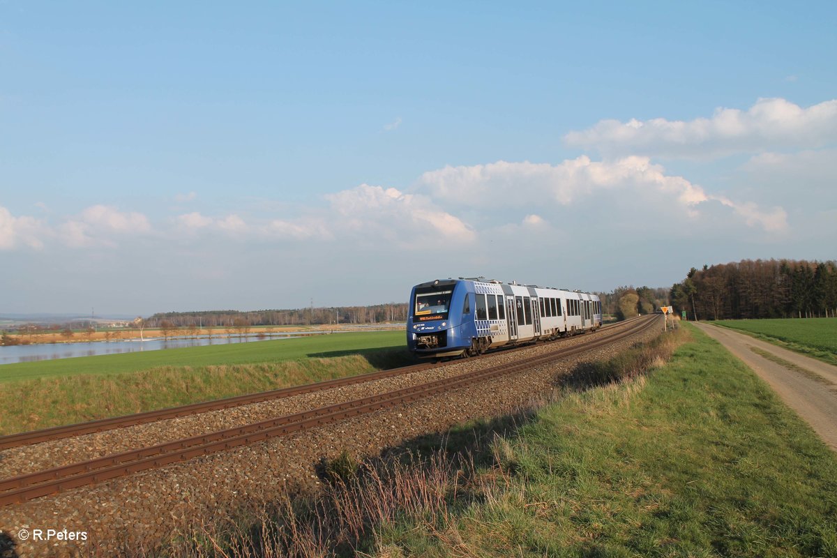 622 409/909 als OPB 79738 Regensburg - Marktredwitz bei Oberteich. 12.04.16