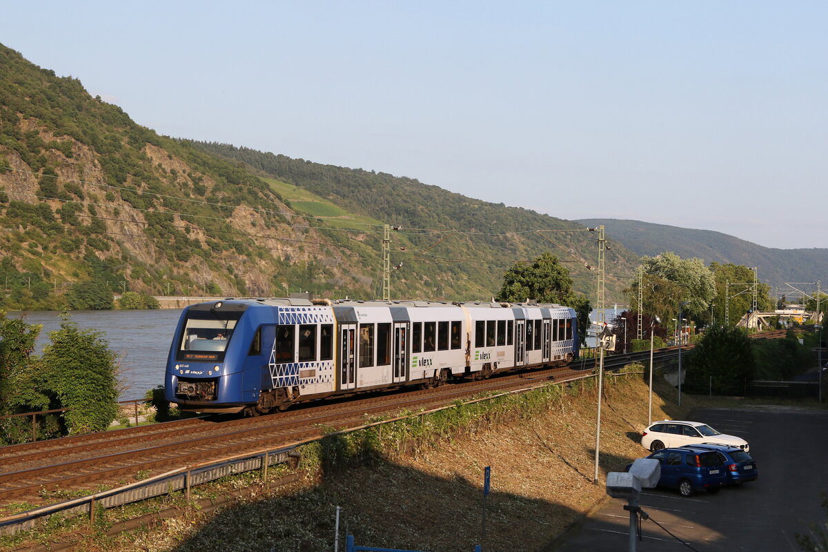 622 440 von  VLEXX  bei der Ausfahrt aus Oberwesel am 20. Juli 2021.