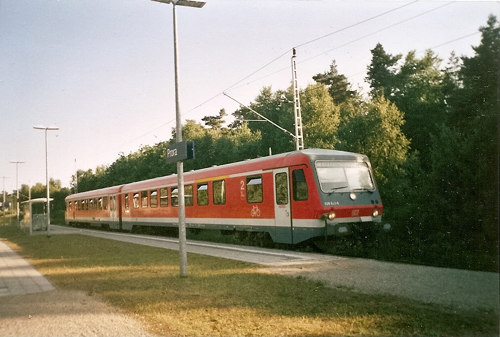 628/928 643 im Einsatz zwischen Binz und Bergen/R�gen im Kreuzungsbahnhof Prora.