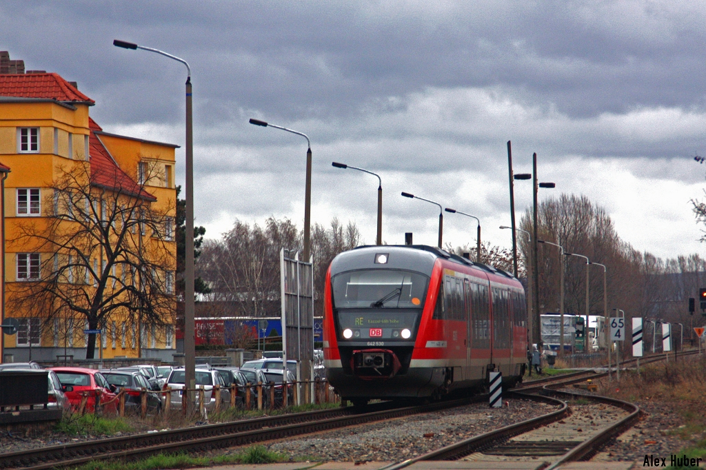 642 530 als RE nach Kassel-Wilhelmsh�he bei der Durchfahrt Erfurt-Nord am 20.12.14