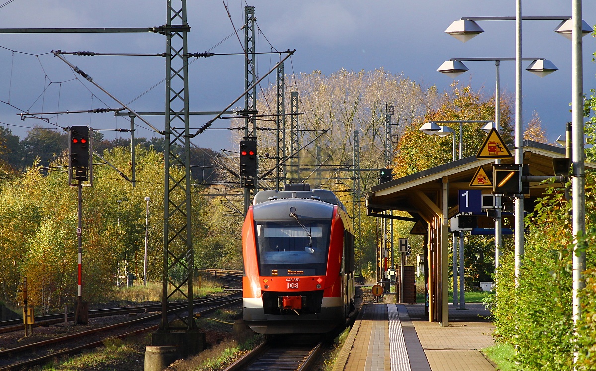 648 353/853 als RB nach Husum festgehalten beim Halt in Schleswig 25.10.2014