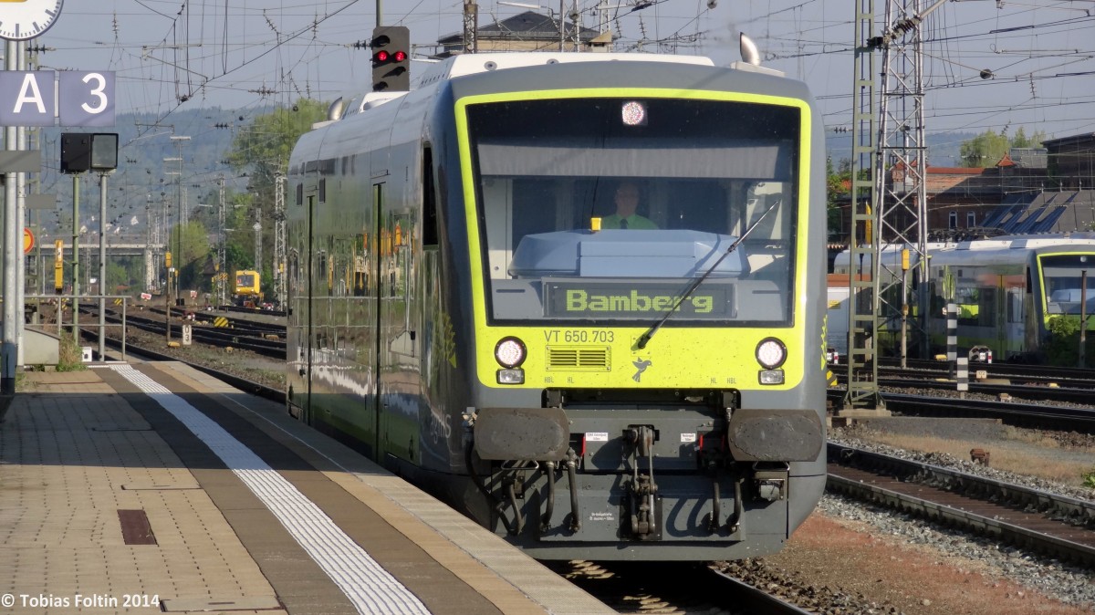 650-703 der Agilis kommt aus Ebern in den Bahnhof Bamberg eingefahren.
Aufgenommen im April 2014.
