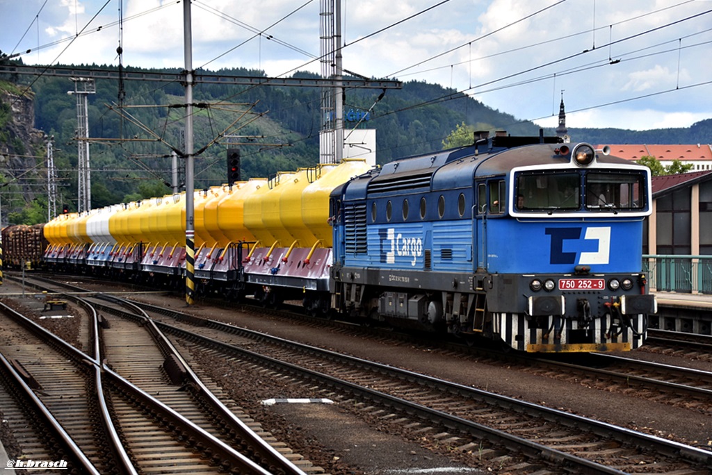 750 252-9 ist mit einen mischer durch decin hl.n.gefahren,09.06.17