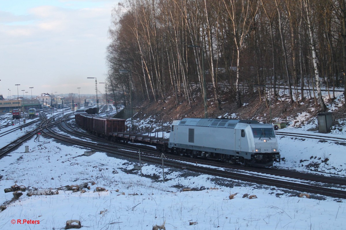 76 111 verlässt Marktredwitz mit dem 48340 Cheb - Könitz Schrottzug in Richtung Hof. 21.02.15